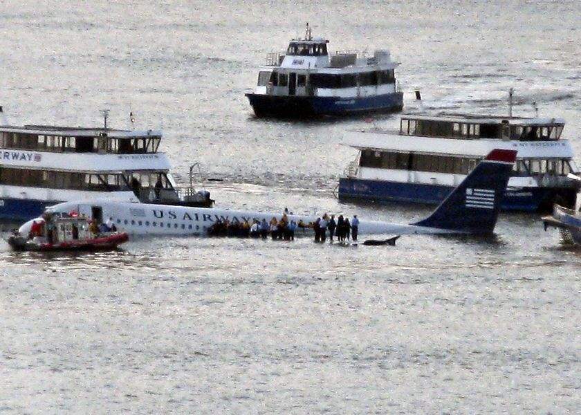 Investigation ramps up into cause of plane s splash landing on Hudson