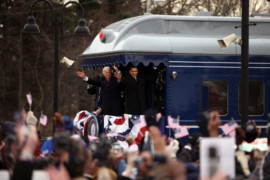 New-leader-rolls-toward-history-Obama-Biden-retrace-1861-Lincoln-route