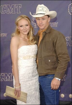 Jewel and Ty Murray will compete on 'Dancing with the Stars.'