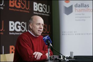 Scott Hamilton, at Bowling Green State University's Winterfest, marks the 25th anniversary of his Olympic gold victory.