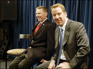 Executive chairman Bill Ford, right, and CEO Alan Mulally take questions at news conference.