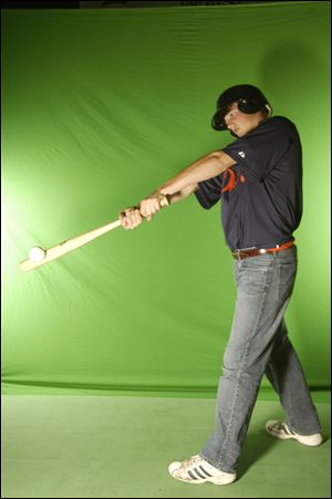 Photographs are taken in front of a green screen. Subjects later can visit a company Web site where they can download images for a fee. P&A estimates it sells between 50 and 100 photos from each game.