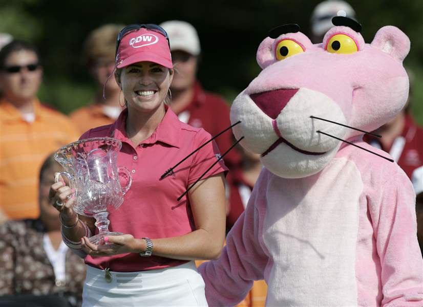 Perfect-in-pink-Creamer-s-first-round-60-propeled-her-to-08-Farr-title