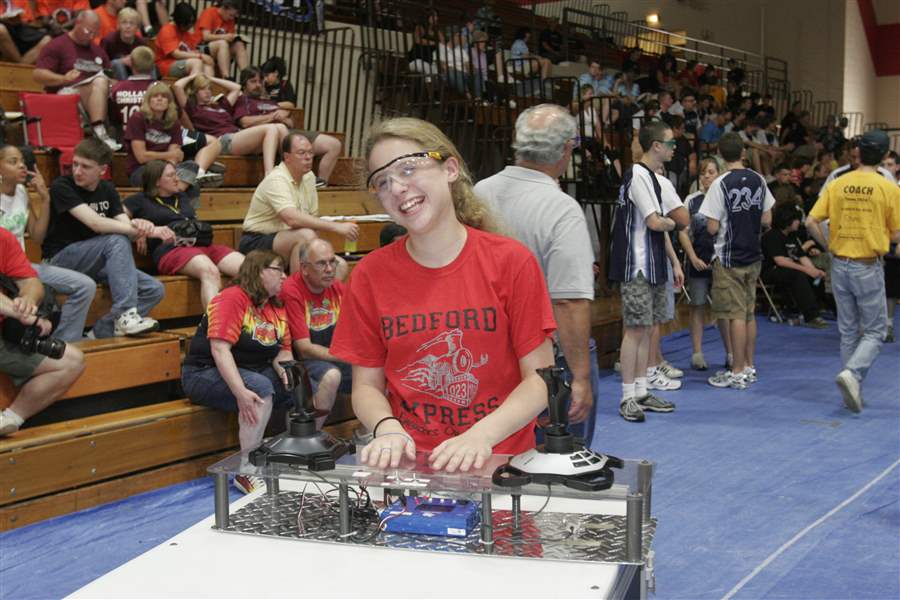 Robotic-competition-takes-place-at-Monroe-High-School-3