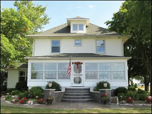 A wonderful house, some land, a pond, and great buildings for running your business from home. It s all here in this week s featured property, located in Ottawa Lake, Michigan!