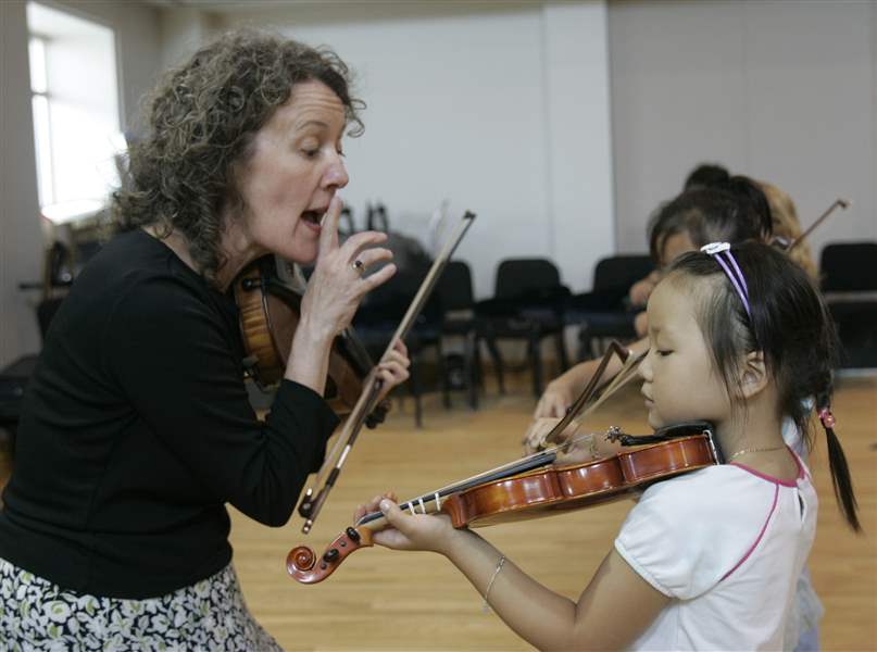 It-s-instrumental-School-to-teach-kids-how-to-play