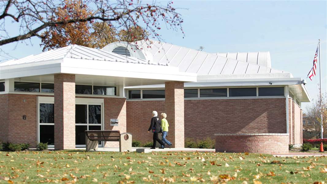 Renovated-Toledo-Lucas-County-library-branch-opens-2