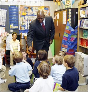 CTY bellschool04p  Mayor-elect Mike Bell with the second graders in teacher Susan Ocker's class.  Toledo mayor-elect Mike Bell visits a Crossgates Elementary School second grade class to thank student Alannah Hardy for the good luck rock she gave him during his campaign, in Toledo, Ohio on November 4, 2009. Bell had kept the rock with him since she gave it to him, and had told her that if he won, hers would be the first class he would visit after the election. The Blade/Jetta Fraser