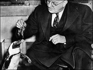 Frank Skeldon, Tom Skeldon's grandfather,
headed the zoo from 1922 until his death in 1948
and was a business editor of The Blade.