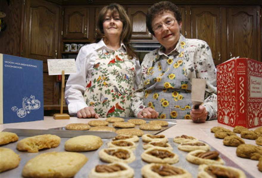 Trading-treats-At-cookie-exchanges-guests-enjoy-sweet-traditions