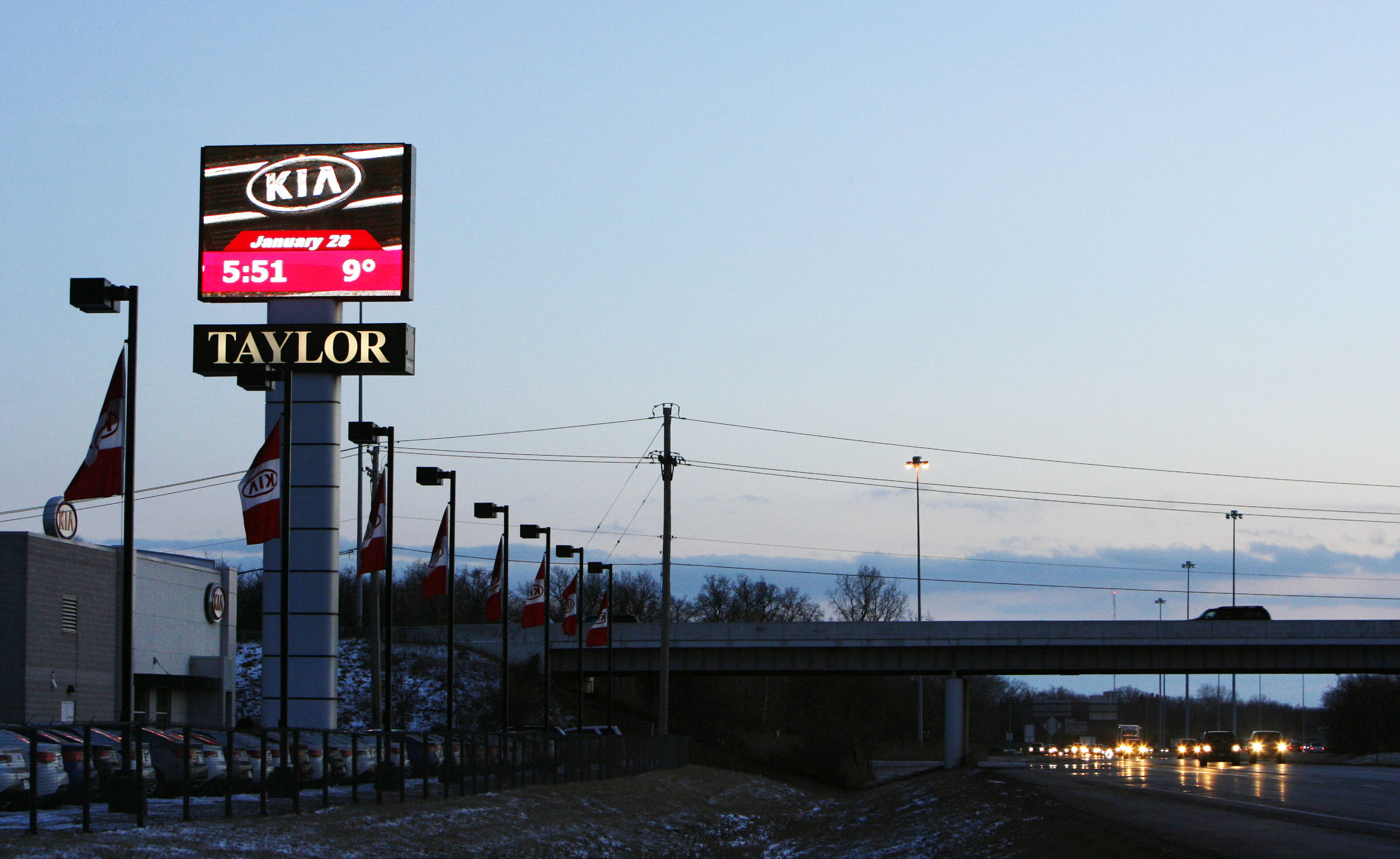 Sylvania Township auto dealer to alter sign The Blade