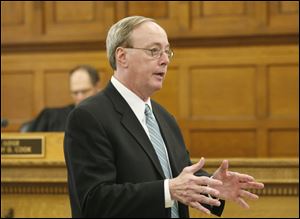 Assistant County Prosecutor J. Christopher Anderson tells jurors that the Ottawa Hills officer was not justified in the shooting of the motorcyclist and that excessive force was used.<br>
<b>(THE BLADE/AMY E. VOIGT)</b><br>
<img src=http://www.toledoblade.com/graphics/icons/video.gif> <font color=red><b>VIEW</b></font>: <a href=