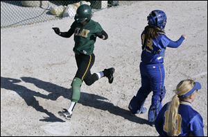 Kim Crawford, a center fielder, is batting .494 with 19 RBIs. She has 23 stolen bases.