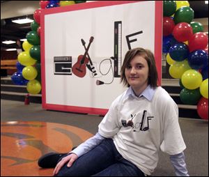 Hailie Lee, a junior at Sylvania Southview High School, flies to New York with her family Tuesday to learn if her entry to Doodle for Google is a national winner for the Internet search engine.<br>
(THE BLADE/LISA DUTTON)<br>
<img src=http://www.toledoblade.com/assets/gif/weblink_icon.gif> <font color=red><b>FACEBOOK</b></font>: <a href=