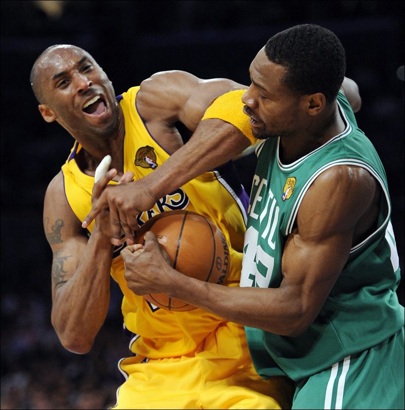 Kobe-Bryant-Tony-Allen.jpg