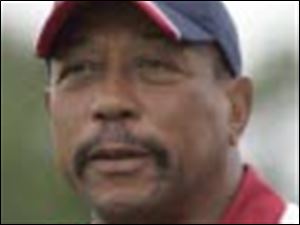 Chuck Ealey