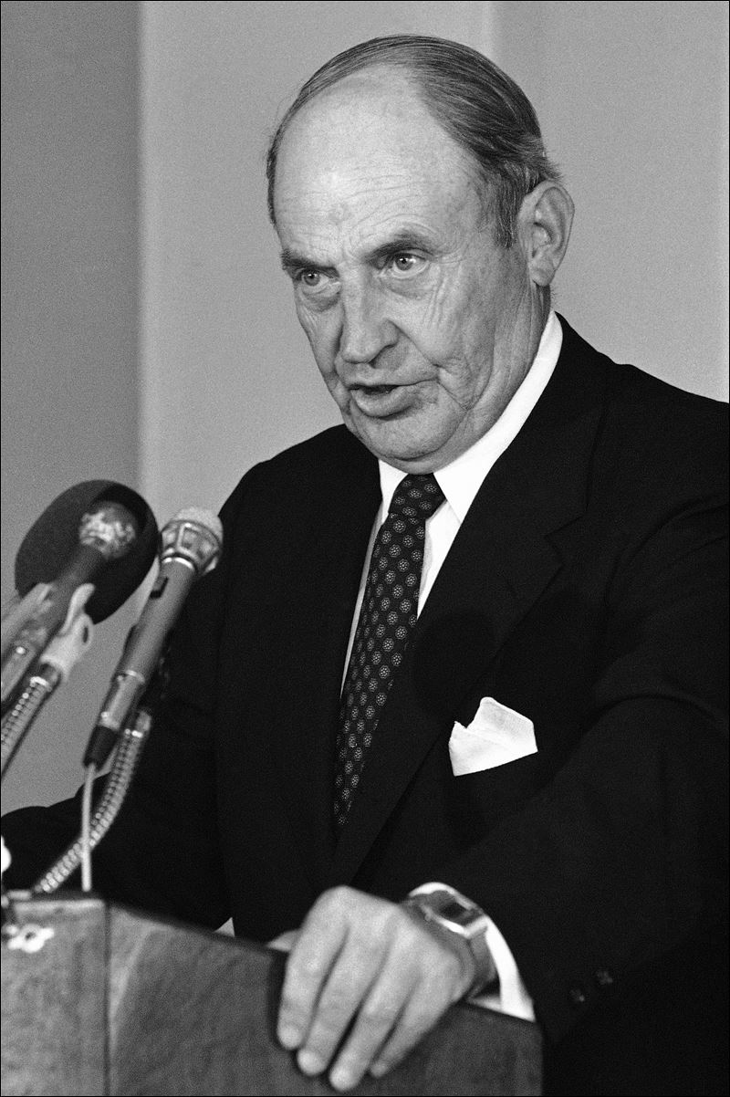 William Saxbe, Watergateera attorney general, dies at 94 Toledo Blade