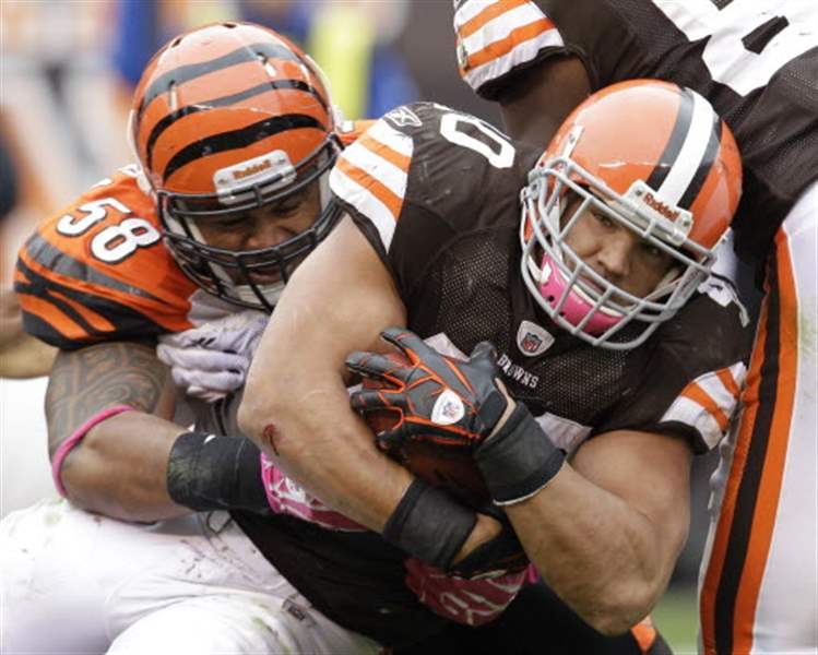 Browns-edge-Bengals-for-first-victory