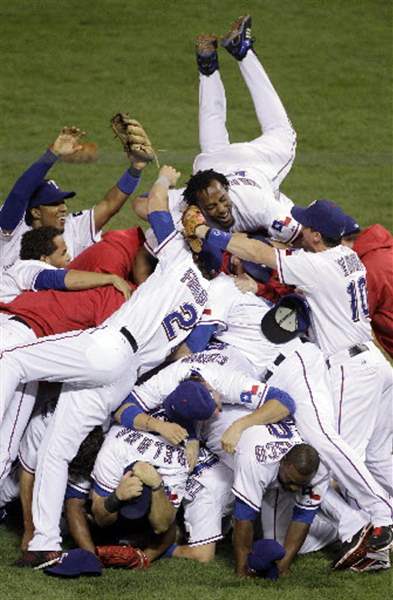 Rangers-top-Yankees-for-1st-trip-to-World-Series