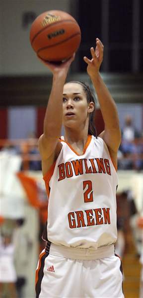 Bowling-Green-s-Prochaska-automatic-at-free-throw-line-2