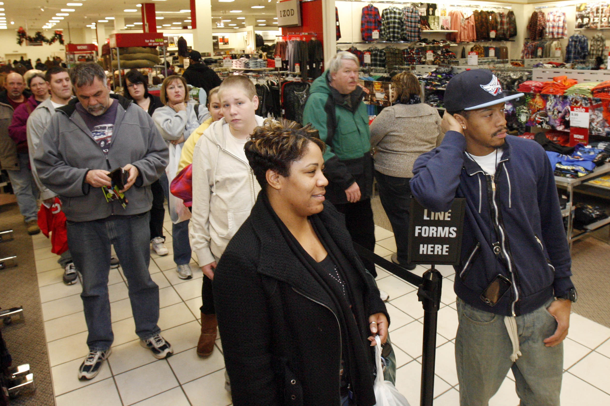 Sales, bargains, exchanges bring out the crowds The Blade