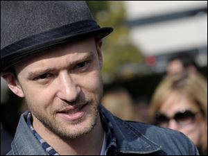There seems to be nothing former Mouseketeer Justin Timberlake can't do, whether it's singing, dancing, acting, or even golfing.