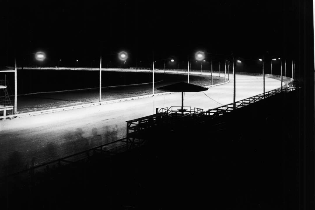 Fort-Miami-Horse-Racing-Lights