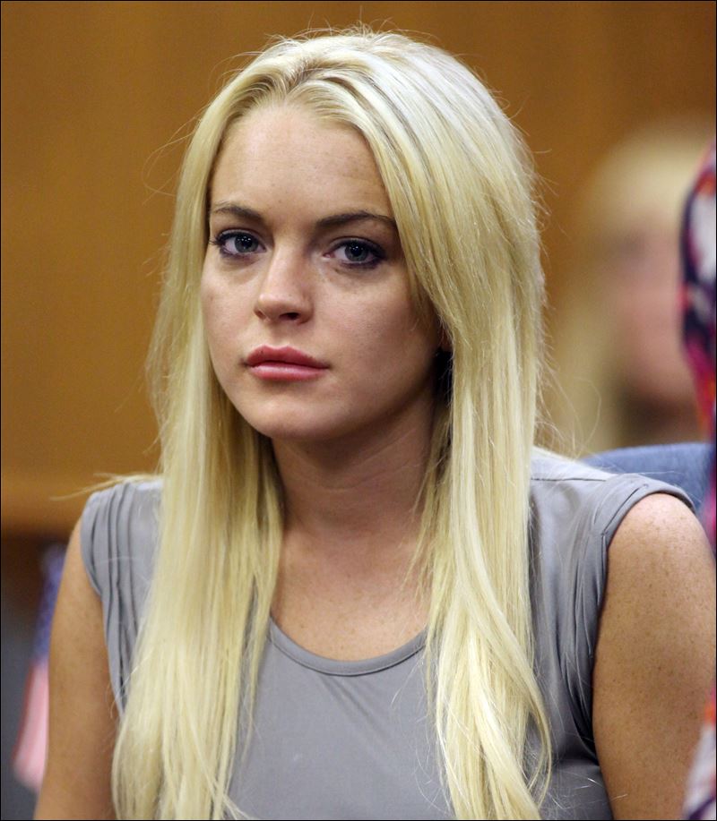 Judge gives Lohan choice on standing trial in theft case - Toledo ...