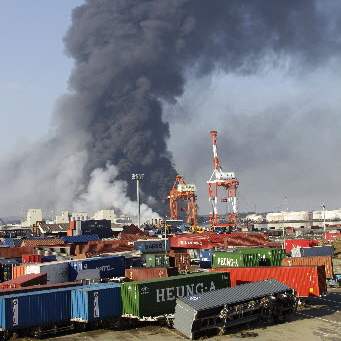 Japan-Aftermath-Sendai-refinery-plant-fire