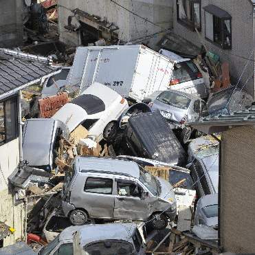 Japan-Aftermath-Kesennuma-vehicle-pileup