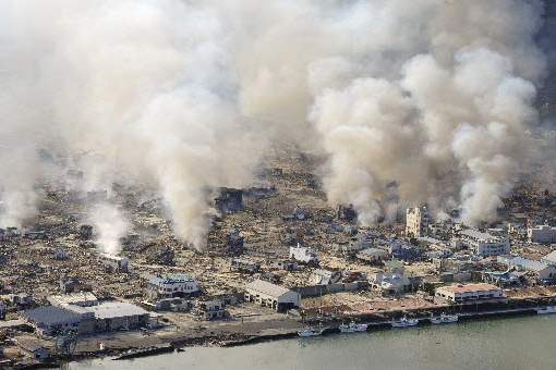 Japan-Aftermath-Yamadamachi-white-smoke