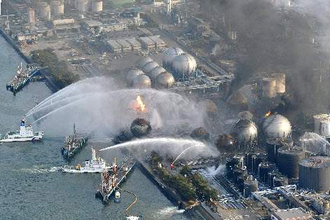 Japan-Aftermath-Ichihara-oil-refinery