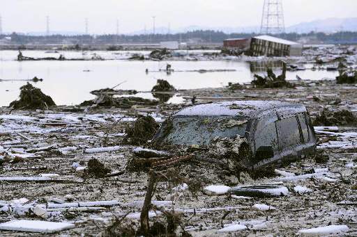Japan-Aftermath-Sendai-vehicle-mud