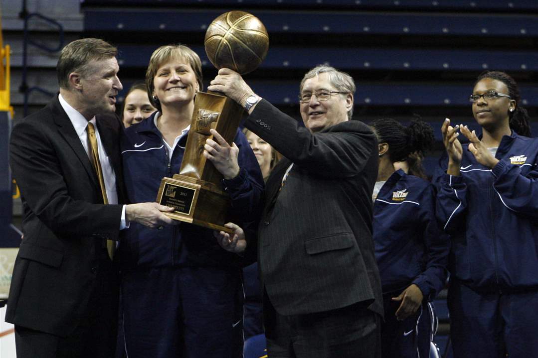 WNIT-Celebration-Mike-OBrien-Lloyd-Jacobs-Tricia-Cullop