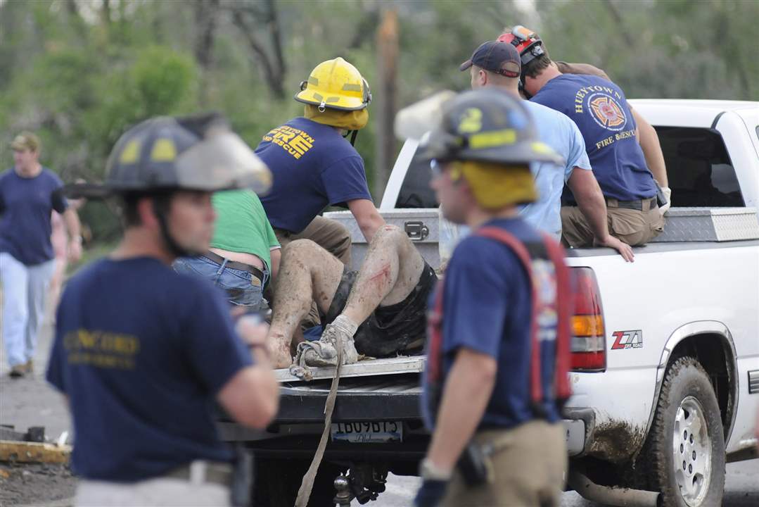 Southern-Storms-rescue-workers-Concord-Alabama