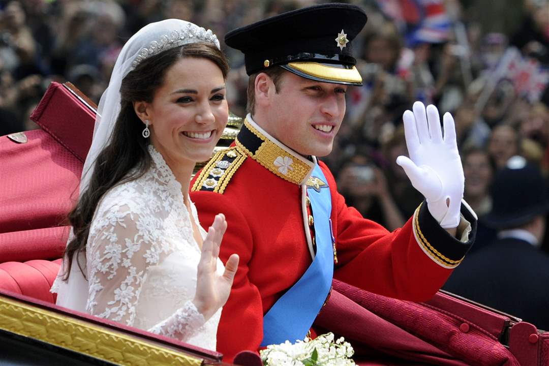 Royal-Wedding-Day-carriage-route-wave