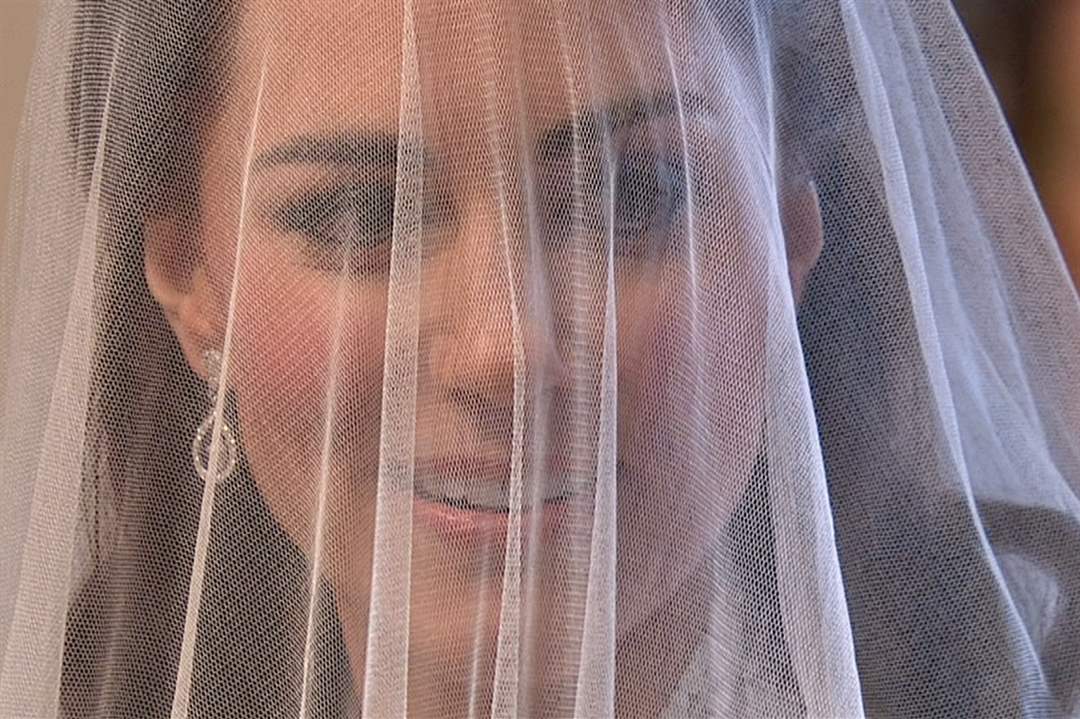 Royal-Wedding-Day-Middleton-veil
