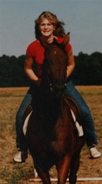 Lori-Ann-Hill-1985-horse