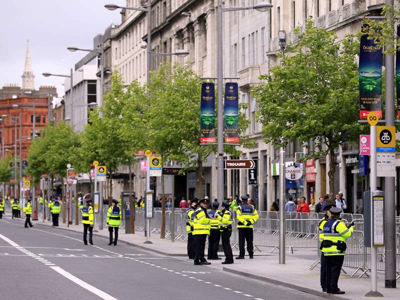 Irish-police-OConnell-Street