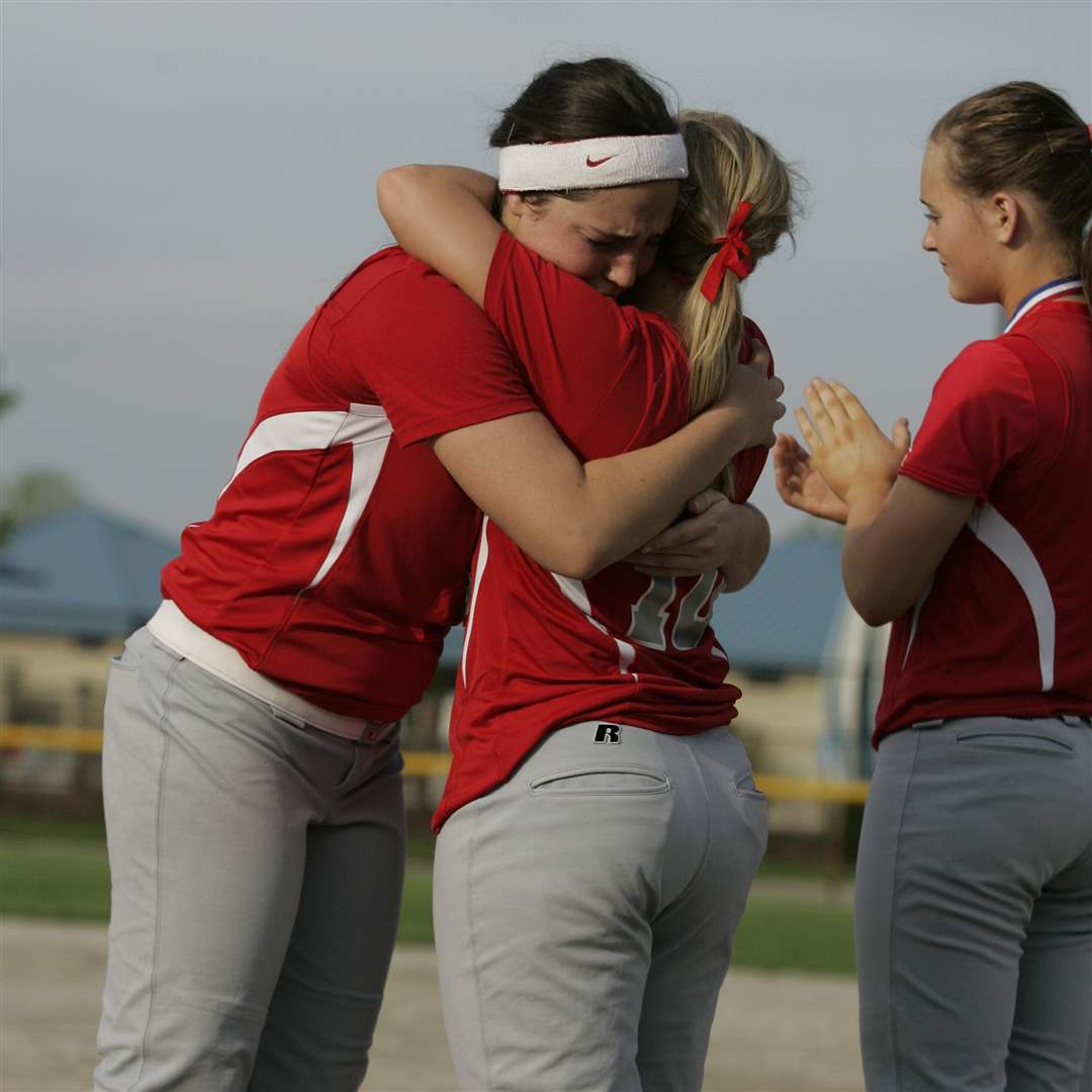 Southview-Central-Catholic-district-softball-final-14