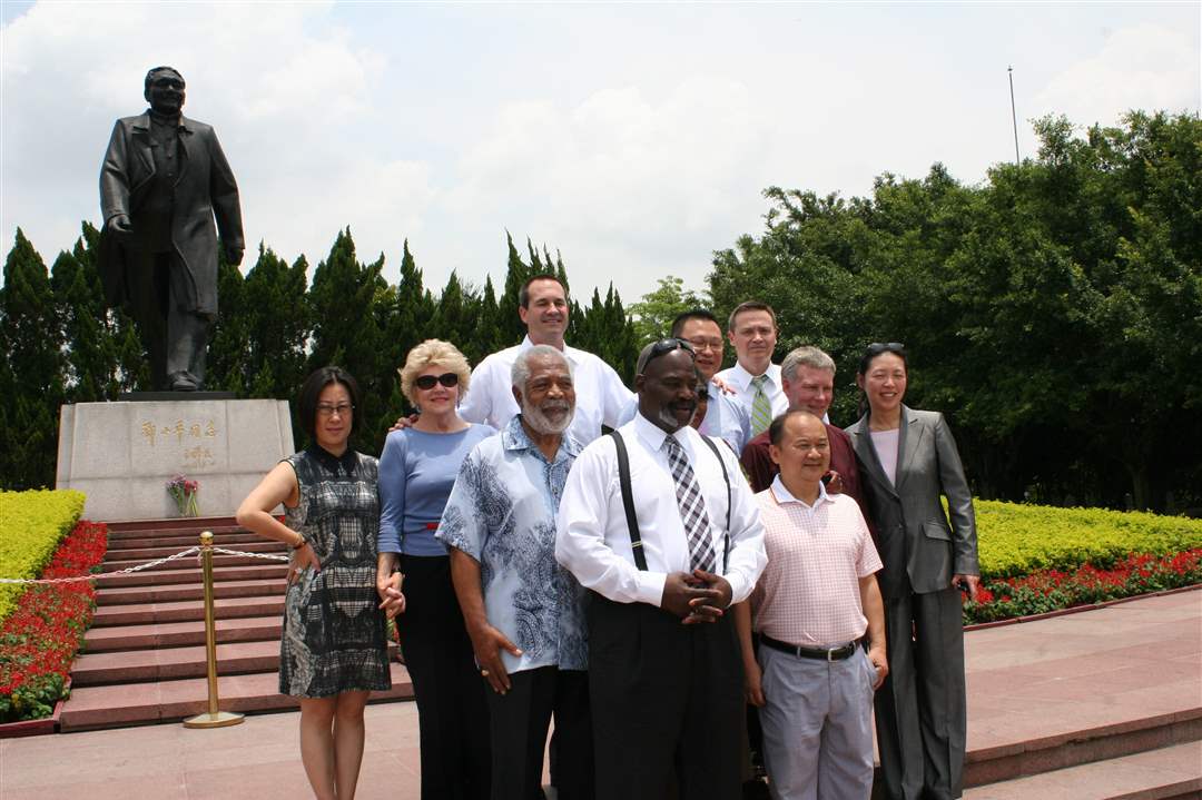 Mayor-Bell-in-China-14