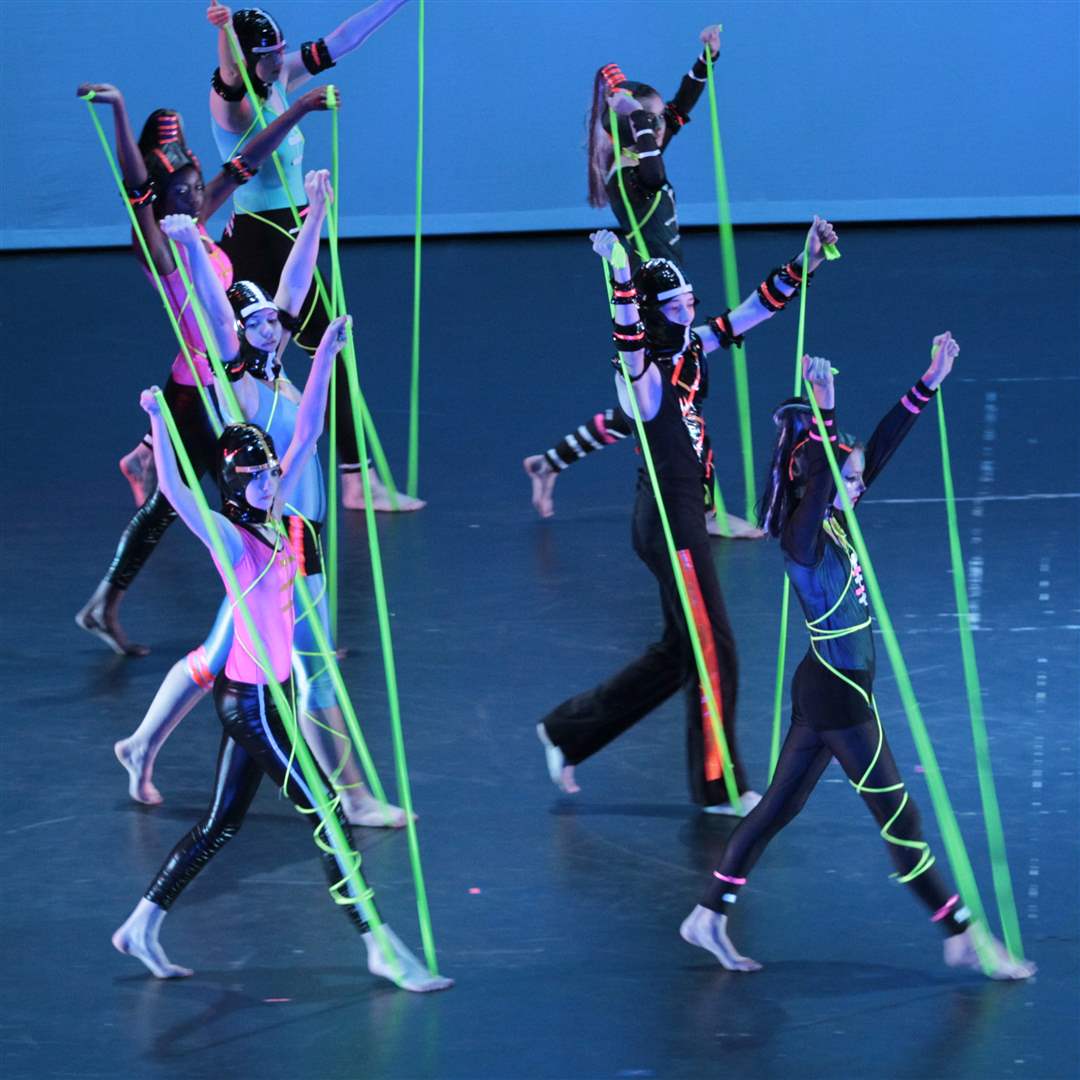 Toledo-School-Arts-modern-dance-Kaleidoscope