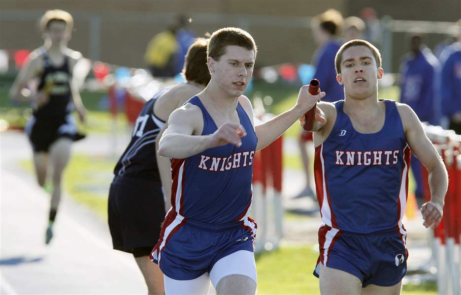 Brothers-find-no-need-for-rivalry-in-3200-relay