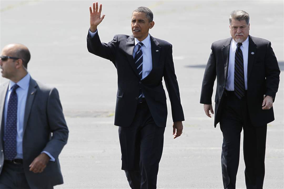 President-Obama-on-the-TEA-tarmac