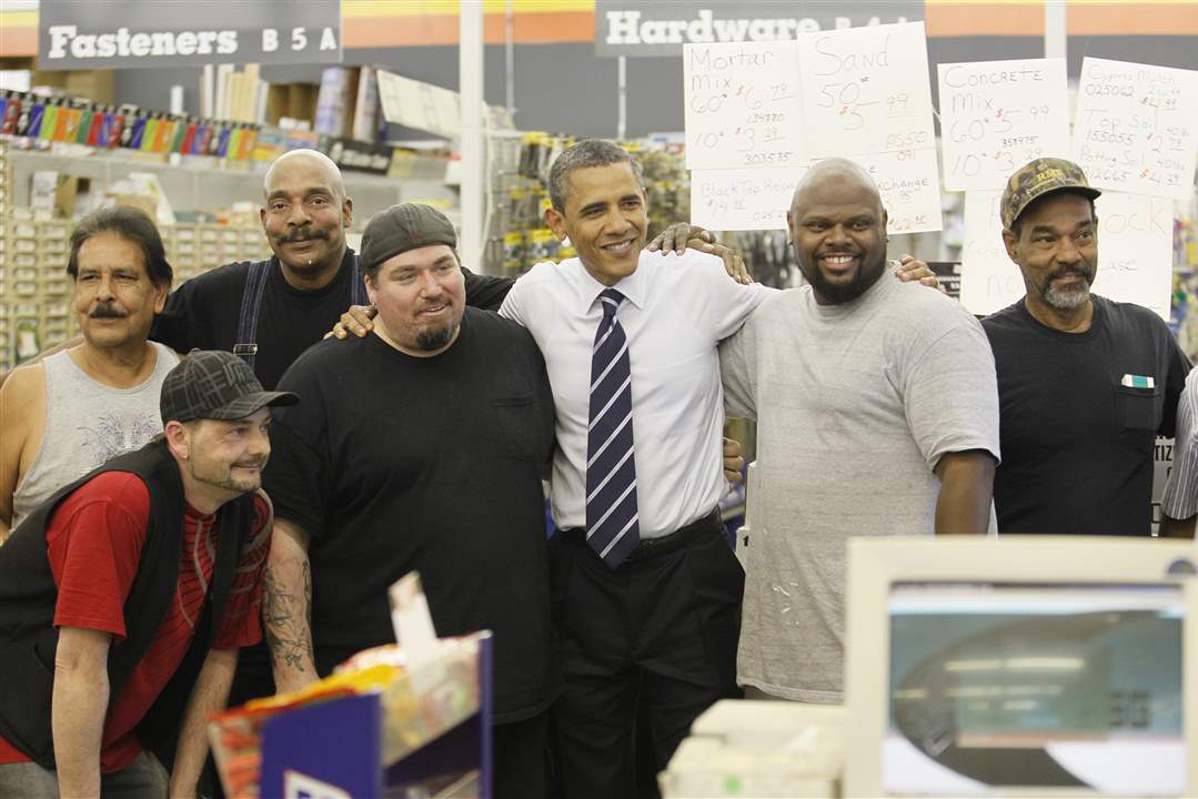 Obama-poses-with-people-at-Fred-s-Pro-Hardware