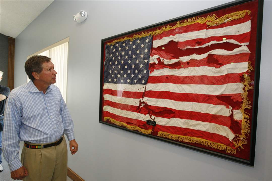 Governor-Kasich-tours-new-administration-building