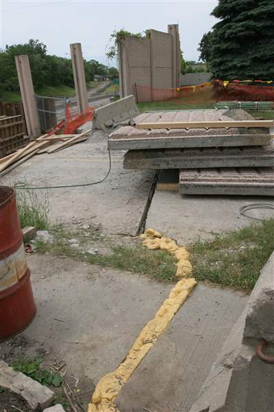 Work-on-I-475-wall-halted-by-garden-s-shifting-ground-2