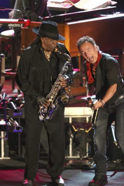 Clemons-Springsteen-6-21-2011
