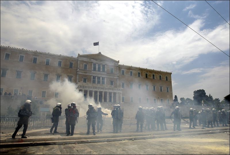 Athens-Greece-riot-police-tear-gas.jpg