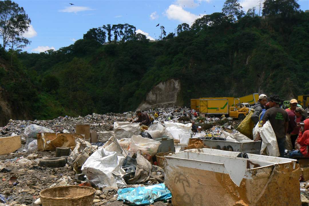 Guatemala-dump-pile